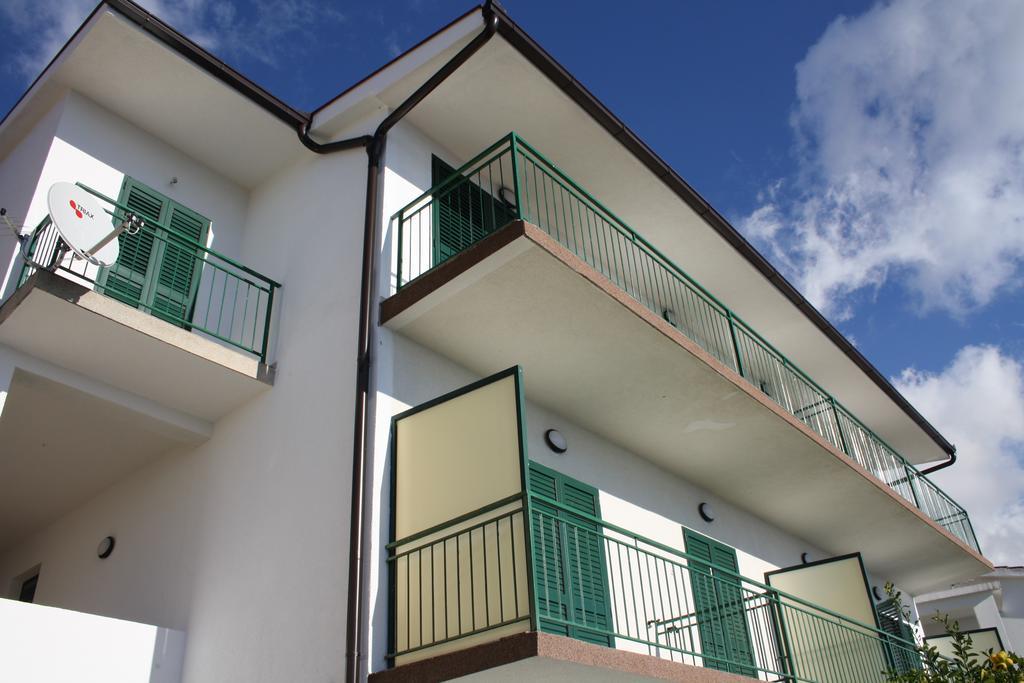 Apartments Juric Brela Exterior photo